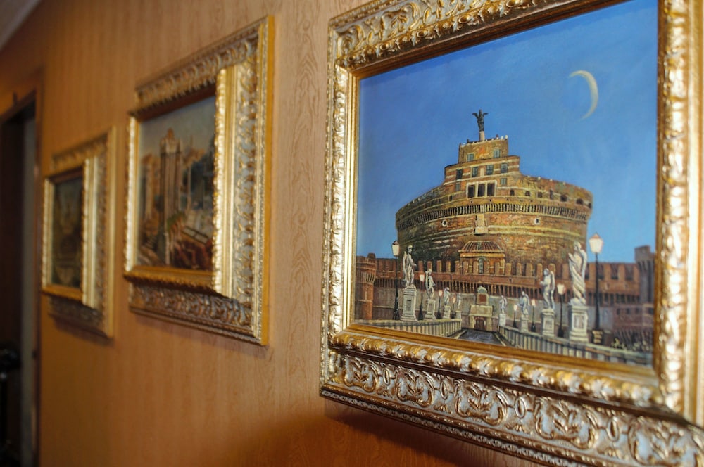 Vatican Holiday Hotel 24/36