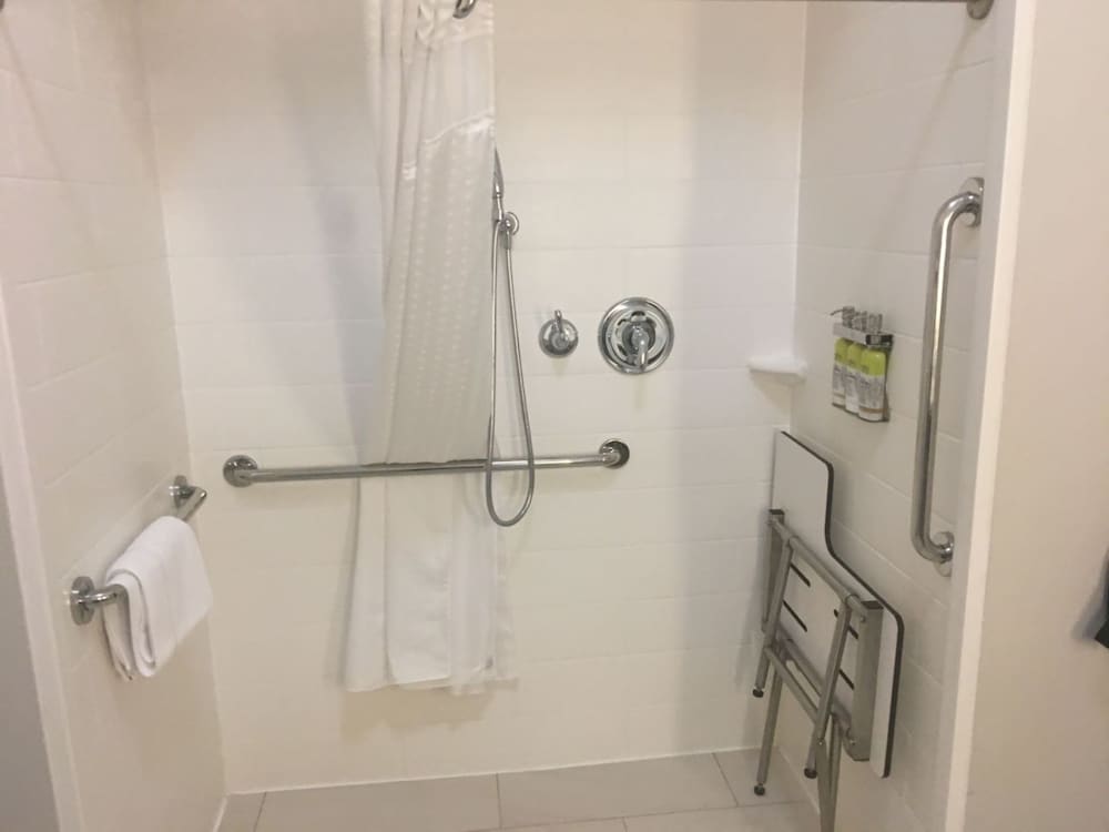 Holiday Inn Express Suites Brenham South 17/46