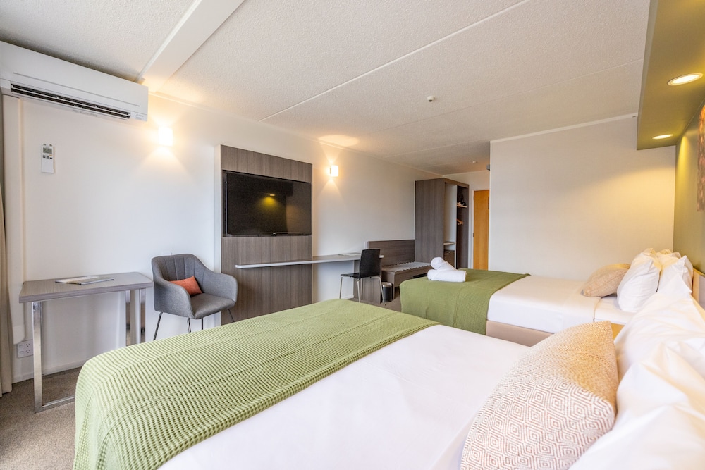Superior, Twin Beds, Queen Bed, Rose Park Hotel Auckland 3/7
