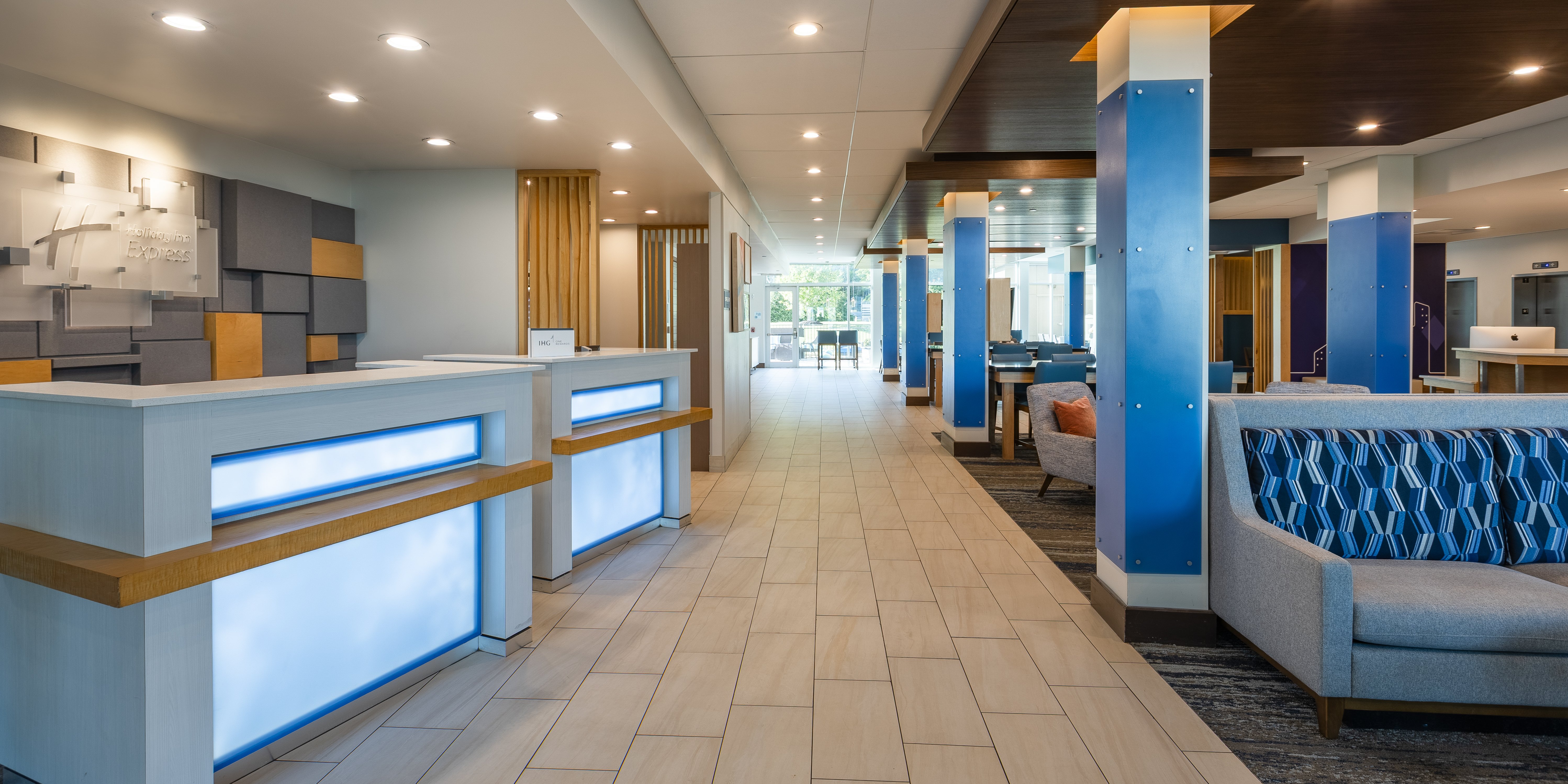Holiday Inn Express Suites Greenwood Mall 6/67