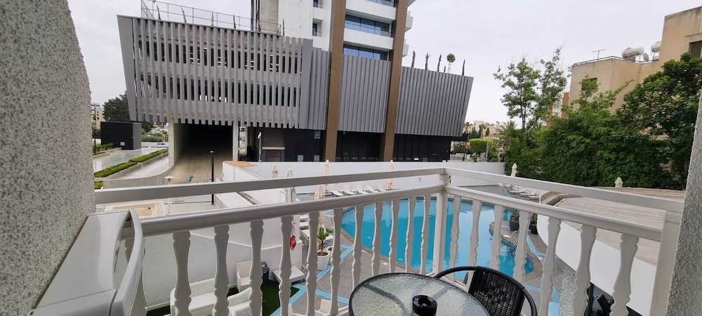 Tsanotel Hotel 3/58