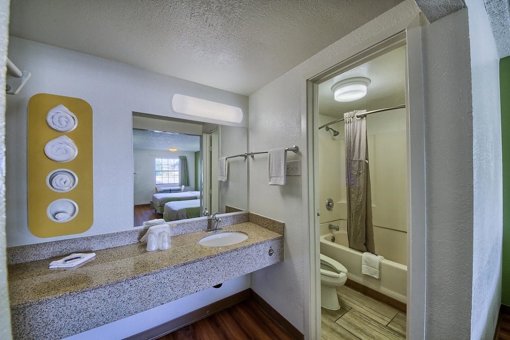 Motel6 San Antonio, TX - Northwest Medical Center 60/60