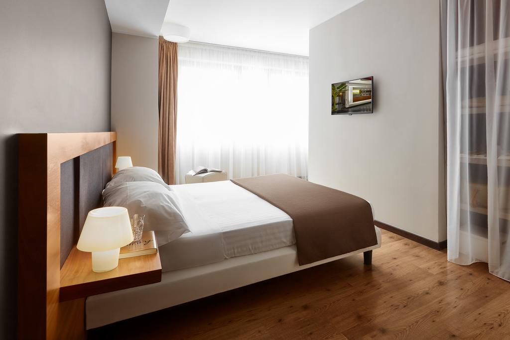 Standard, Double or Twin Bed
