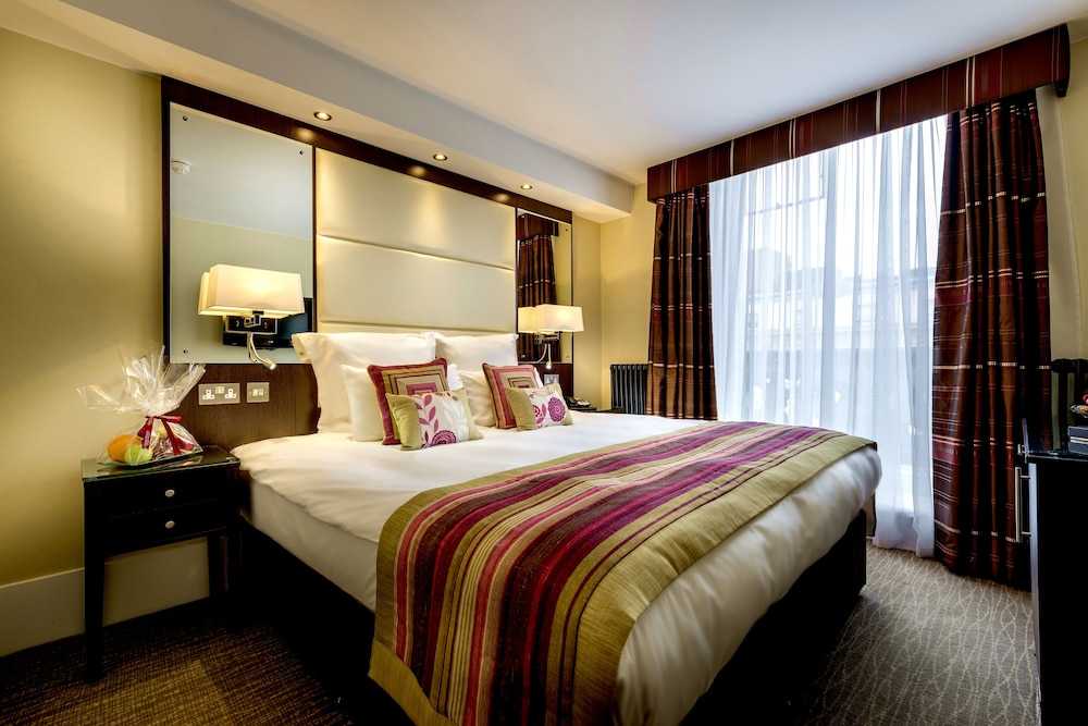 CLUB, DOUBLE BED