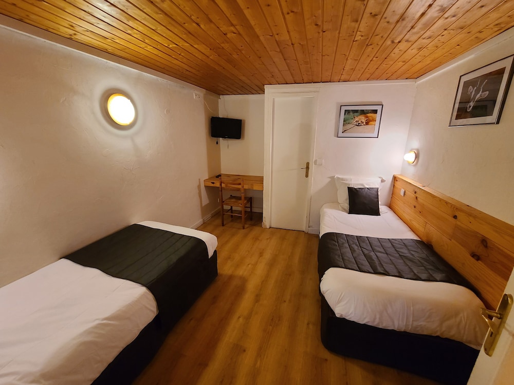 Hôtel Du Centre 16/50