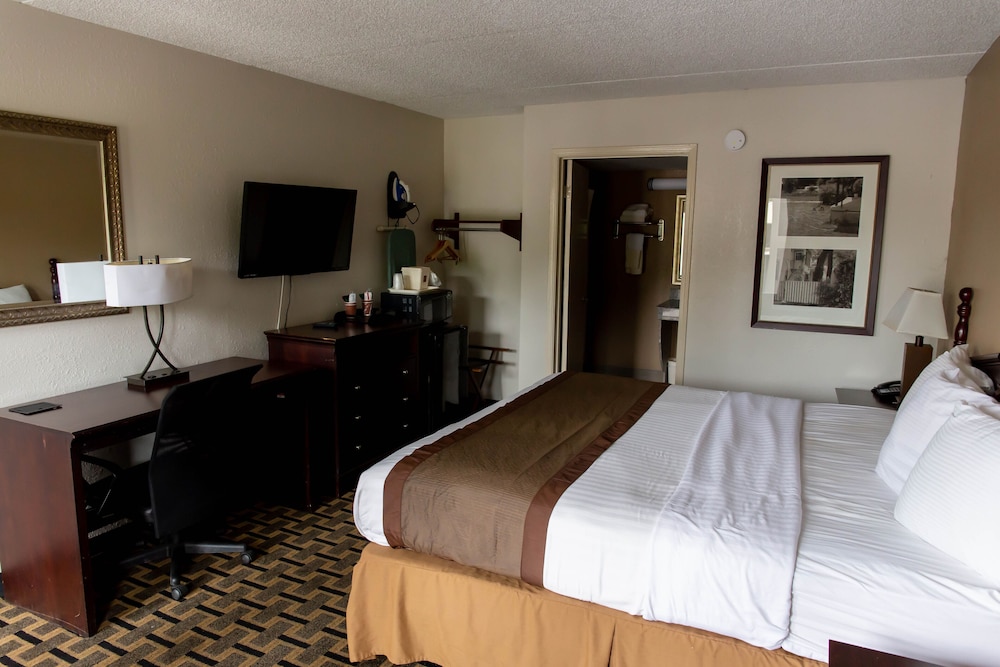Regency Inn 10/26