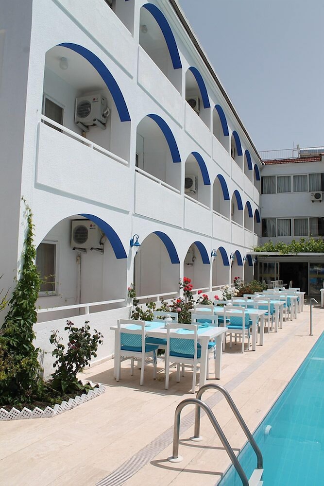 Altinyaz Hotel 25/35