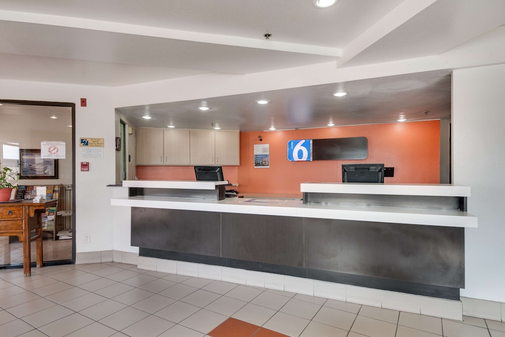 Motel6 Brownsville Tx North 12/55
