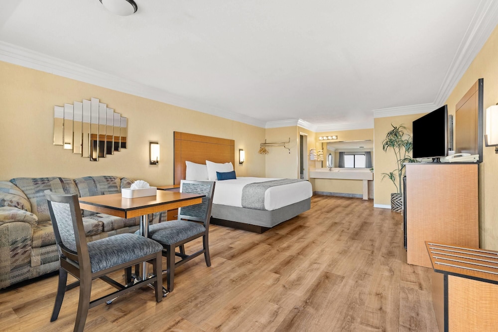 Travelodge by Wyndham San Clemente Beach 39/50
