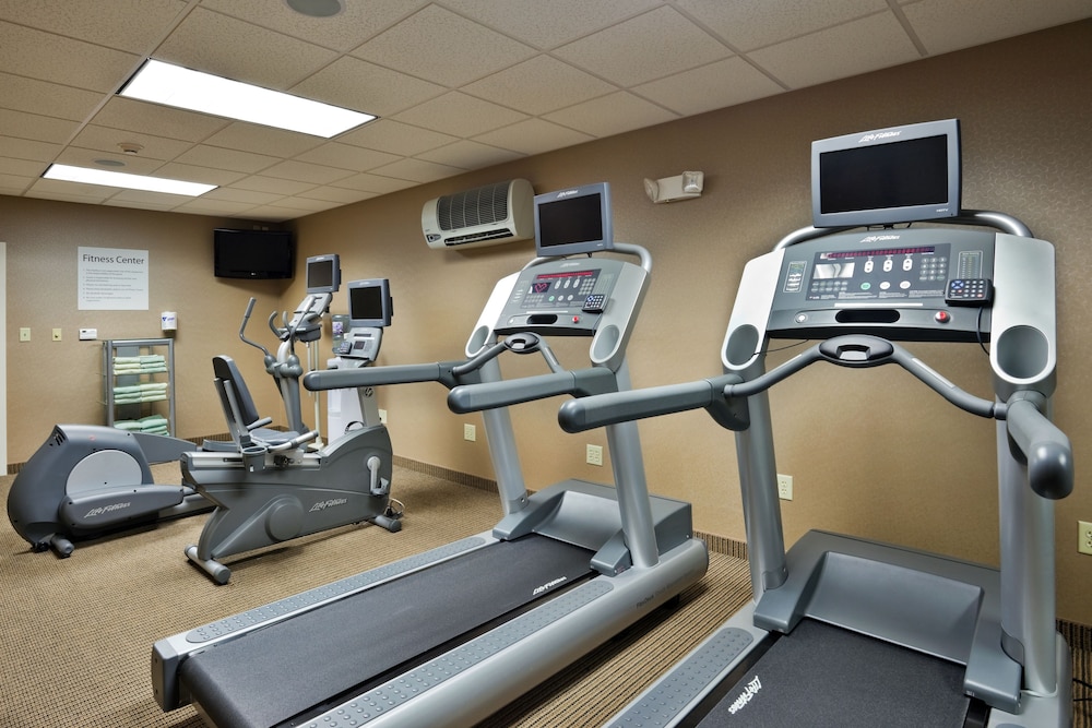 Holiday Inn Express Hotel Suites Kodak East Sevierville 46/64