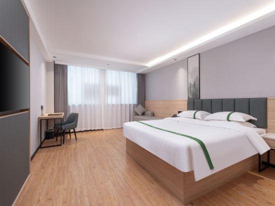 DELUXE, QUEEN BED