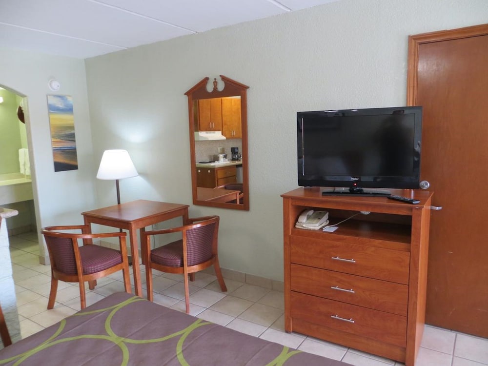 Super 8 By Wyndham South Padre Island 23/25