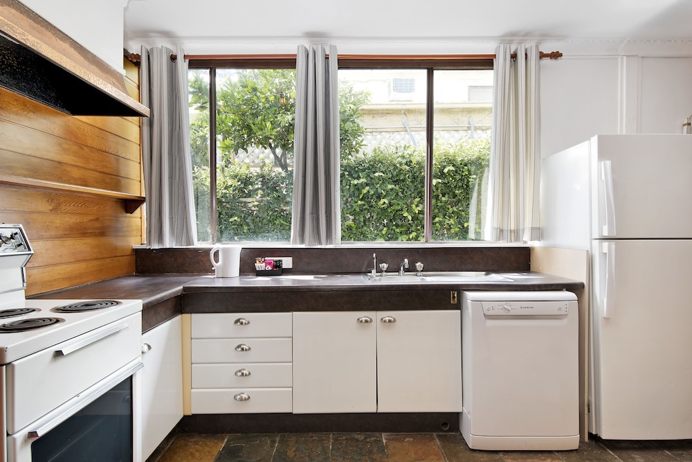 Manly Designer Studios 8/50