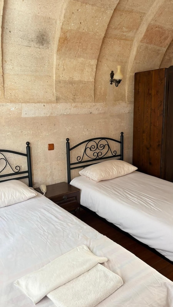 Nature Park Cave Hotel 14/46