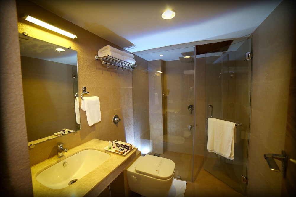 Grand Plaza Suites 22/23