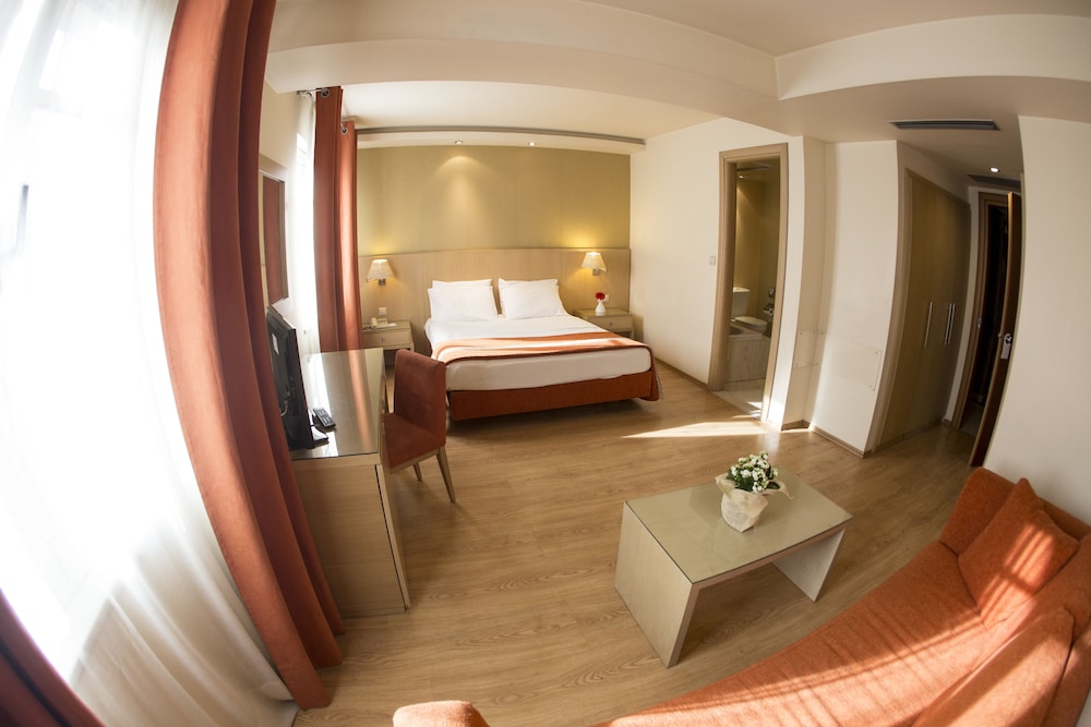 Davitel Tobacco Hotel 8/49