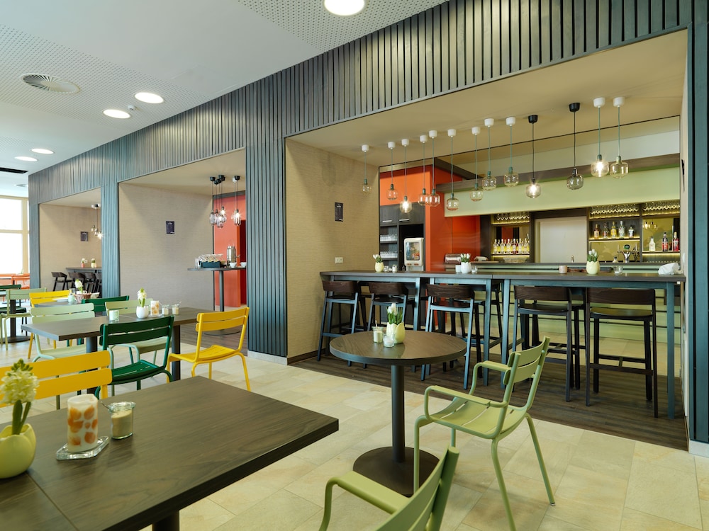 Hwest Hotel Hall 31/38