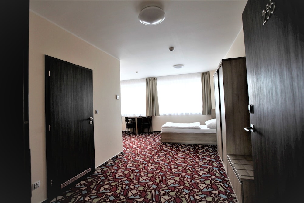 Hotel Arena 28/48