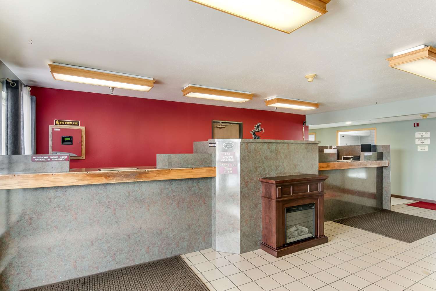 Econo Lodge Laramie, WY 2/7