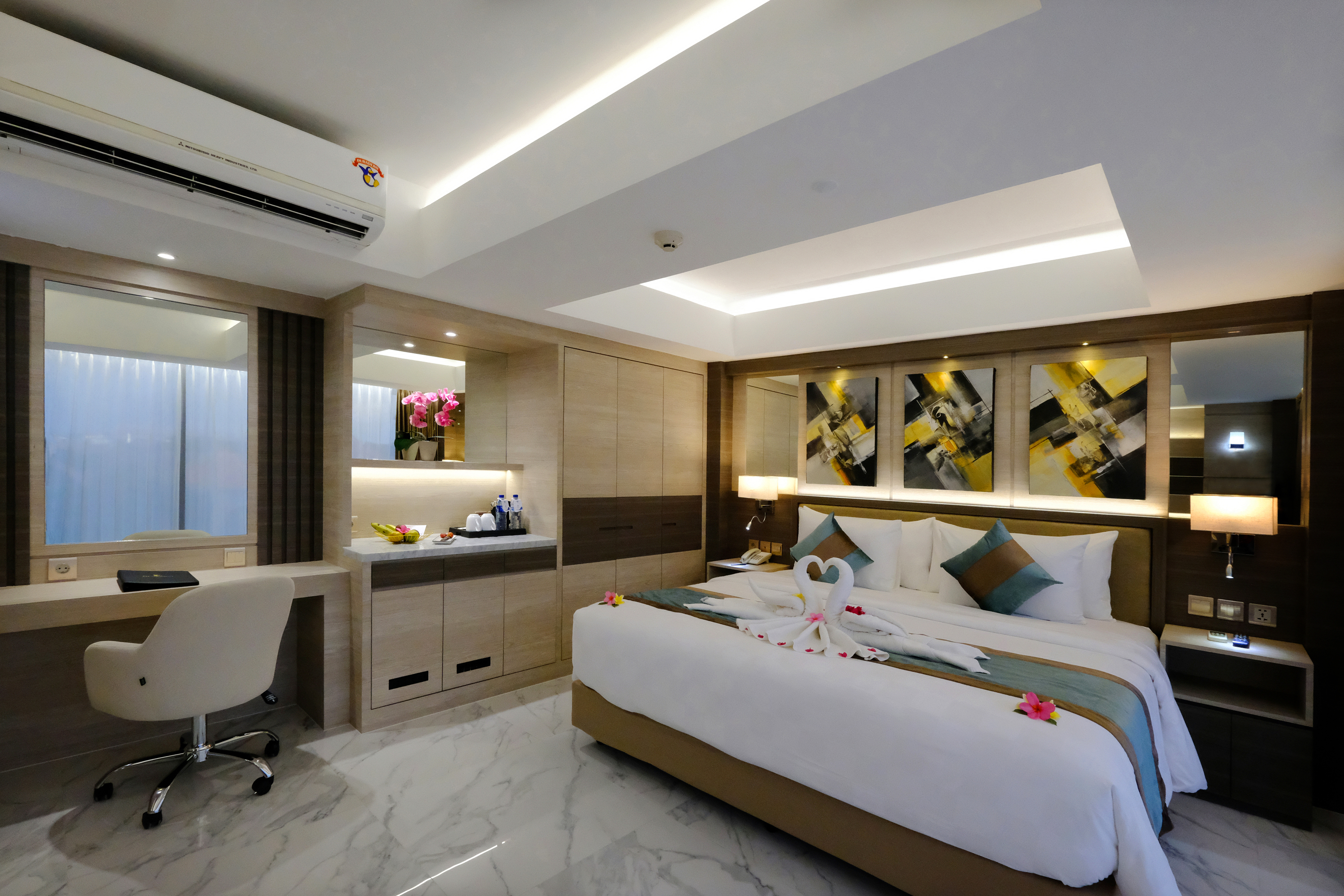 Honeymoon Suite