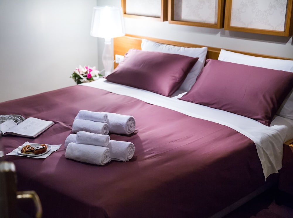 Grand Master Suites 34/74
