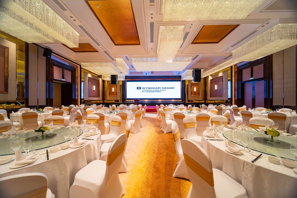 Wyndham Grand Tongren Downtown Hotel 45/56