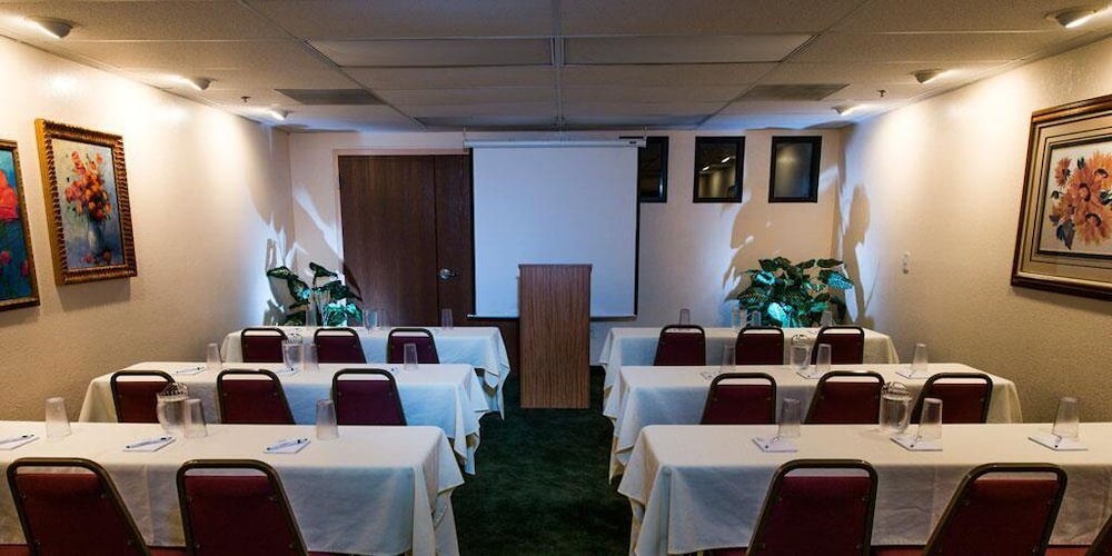 Gateway Studio Suites 44/54