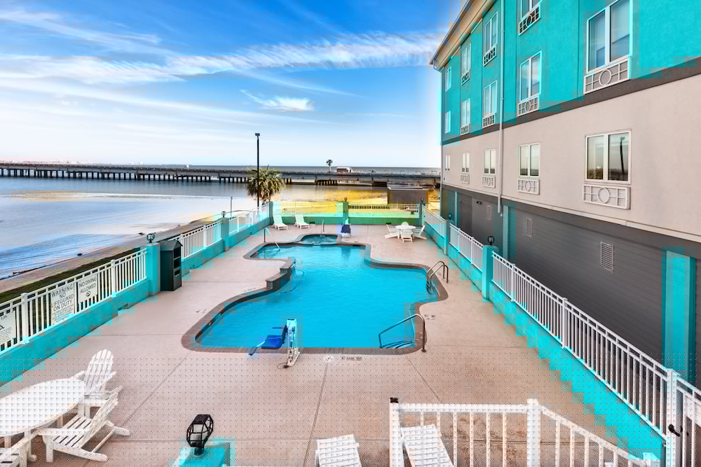 Holiday Inn Express Suites Port Lavaca 1/53