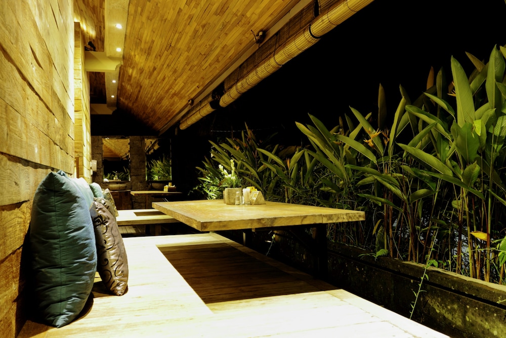 Sri Ratih Cottages 24/50