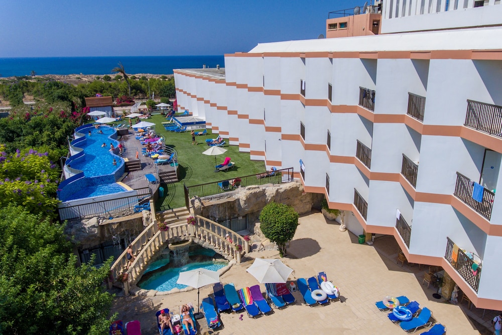 Avlida Hotel 6/72