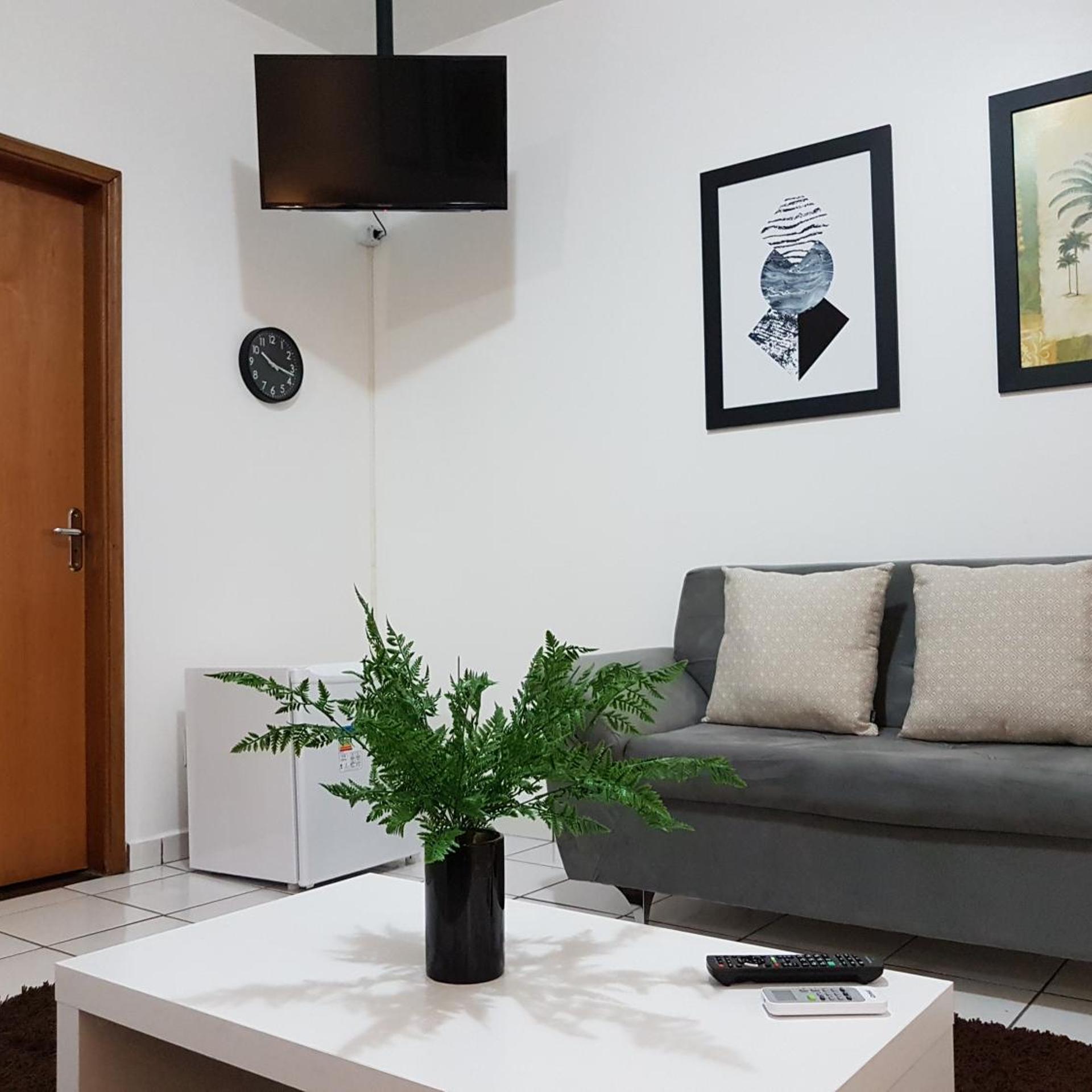 B & A Suites Inn Hotel - Quarto Luxo Ambar 14/15