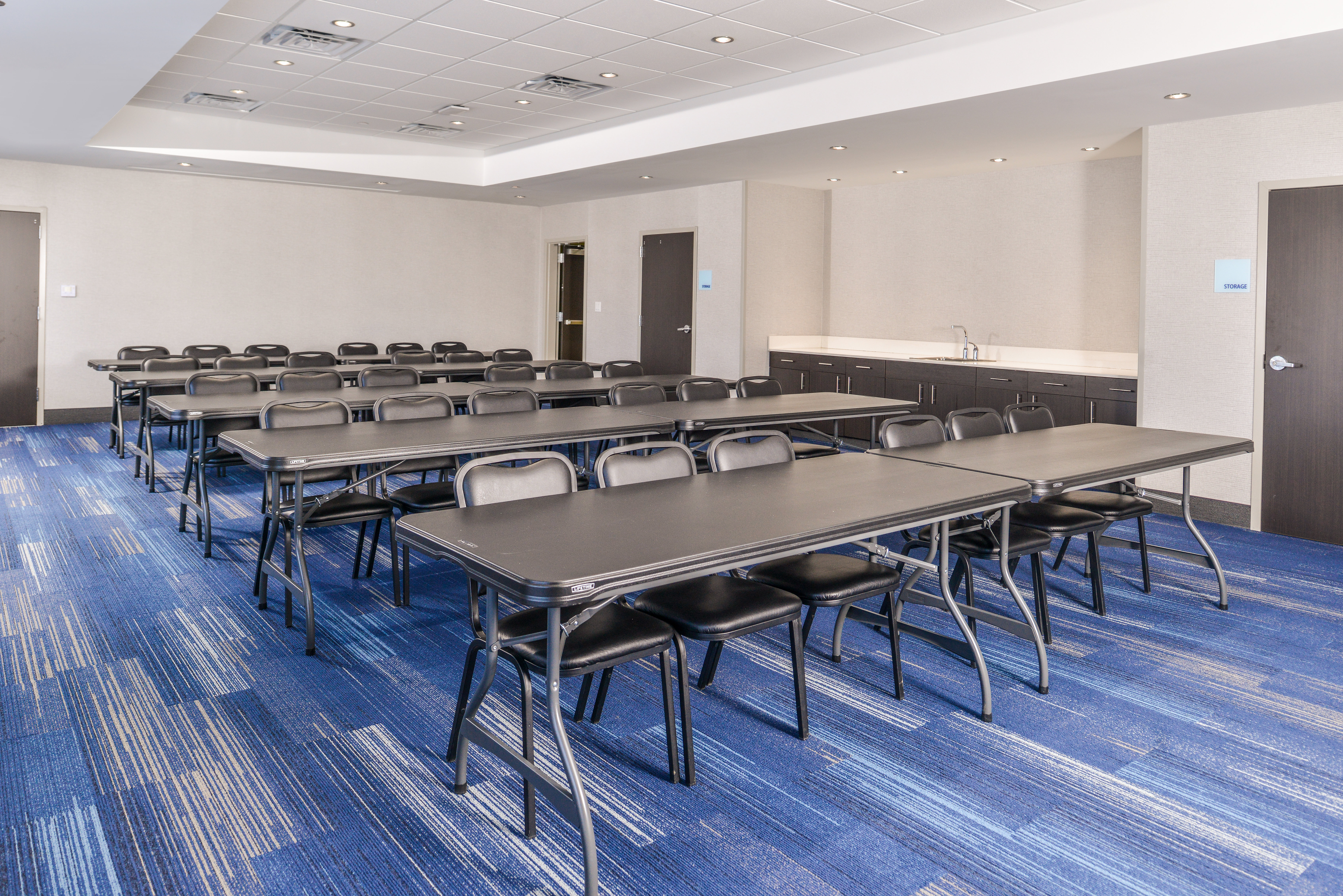 HOLIDAY INN EXPRESS & SUITES KANSAS CITY - LEE'S SUMMIT 27/30