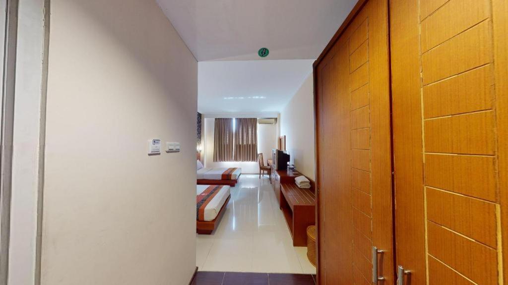Hotel Bintang Solo 50/50