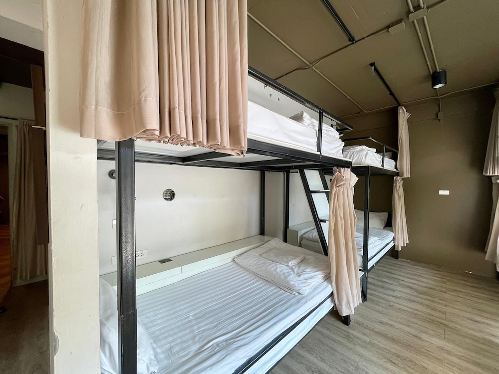 Female Dorm, Female Only, Economy, Bunk Bed