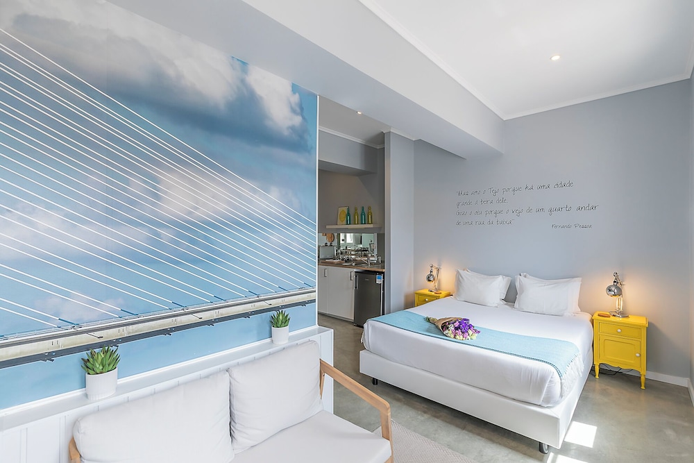 SUPERIOR, SUITE, DOUBLE BED, RIVER VIEW