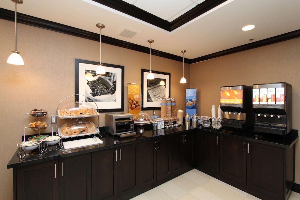 Hampton Inn and Suites by Hilton St Johns Airport 28/40