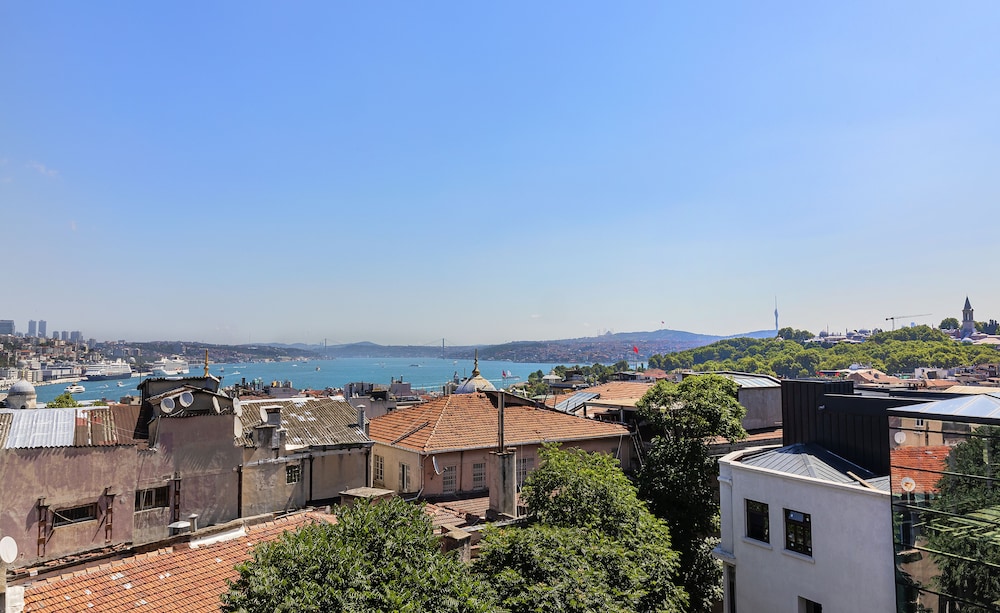 Demiray Hotel 46/50