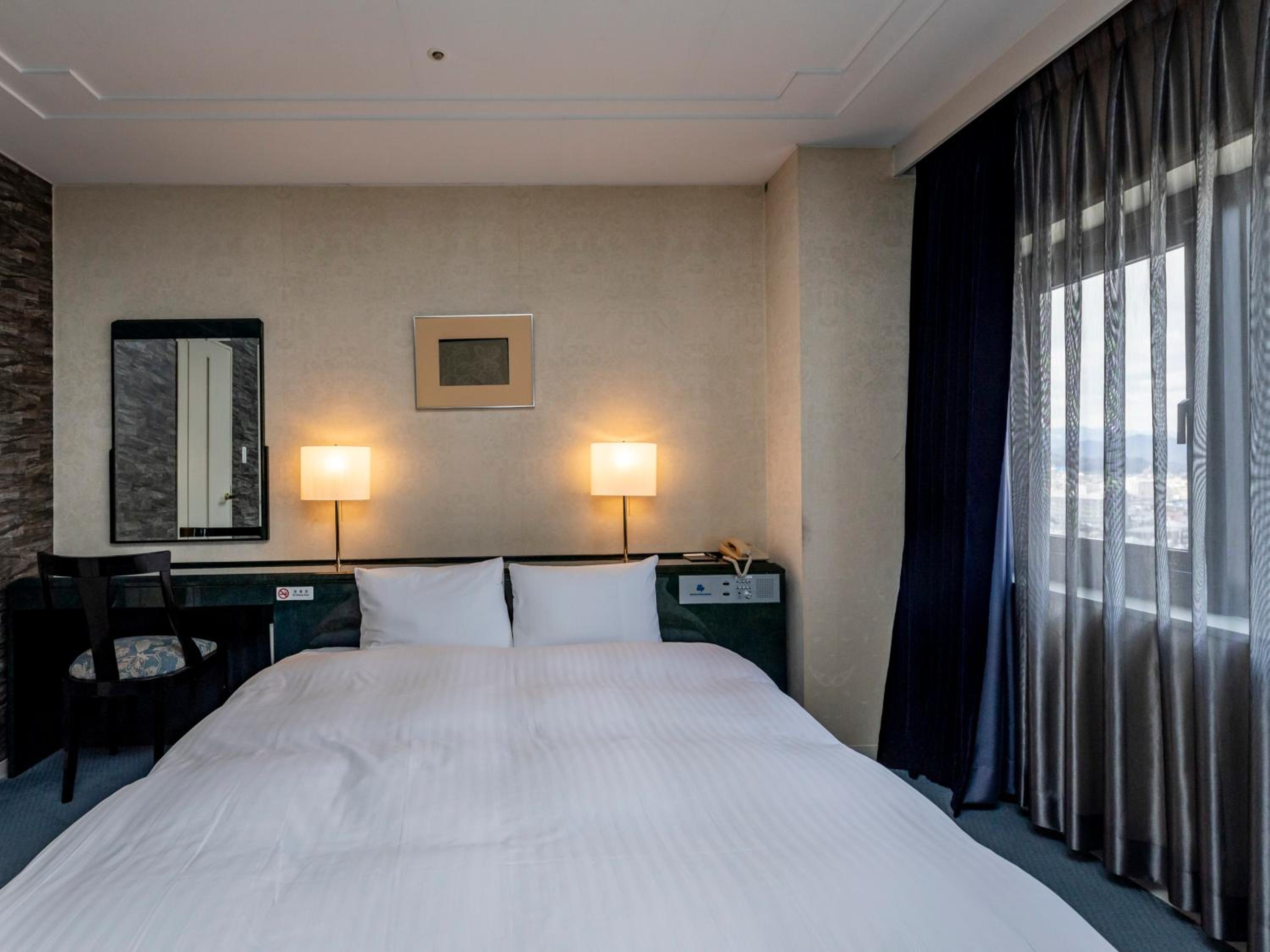 Superior, Queen Bed