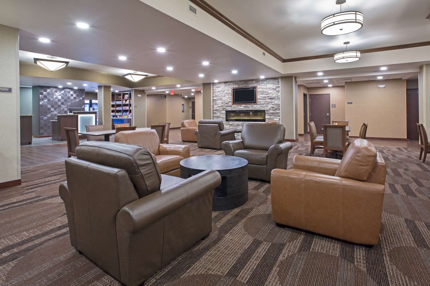 Best Western Plus Lincoln Inn & Suites 18/26