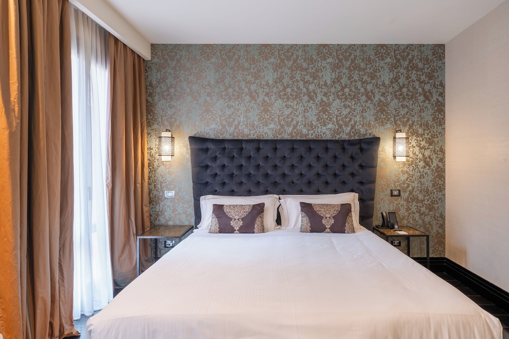 SUPERIOR, DOUBLE BED