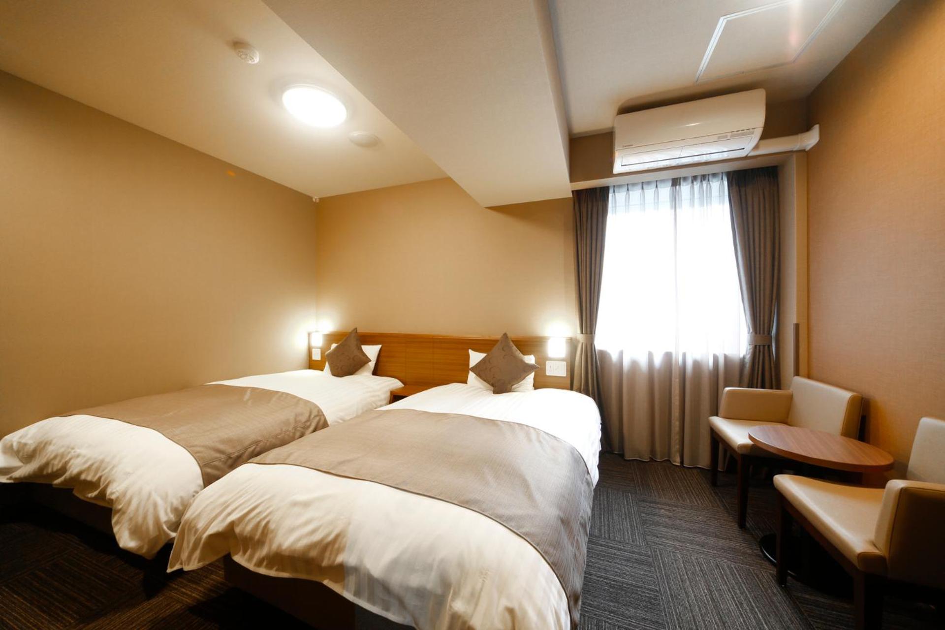 Deluxe, Twin Beds, Smoking