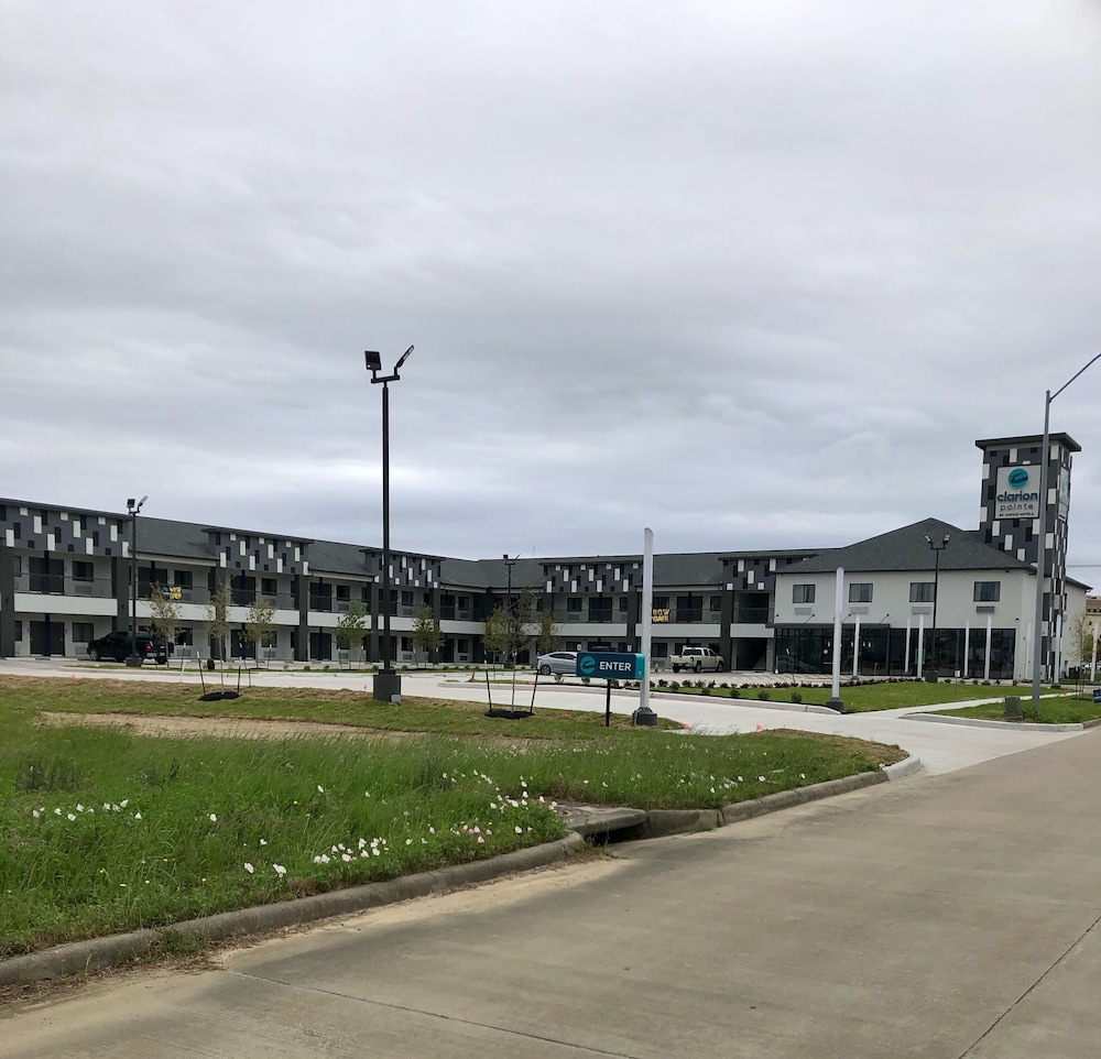 Clarion Pointe Port Arthur-Beaumont South 4/37