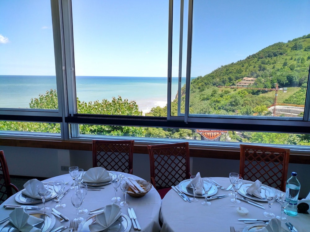 Albergo Capo Est 9/23