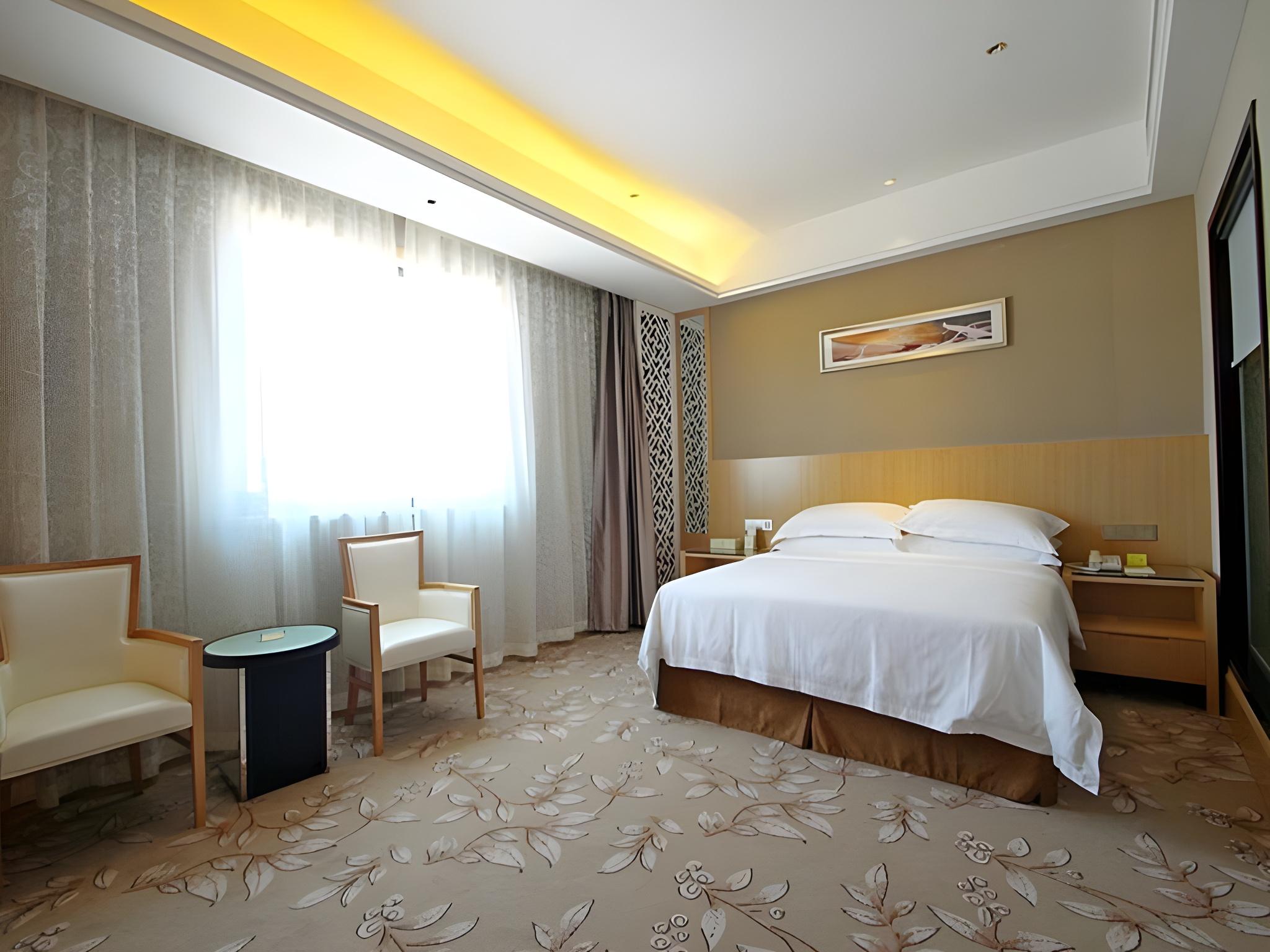 Vienna Hotel (Shanghai Waigaoqiao Free Trade Zone) 25/38