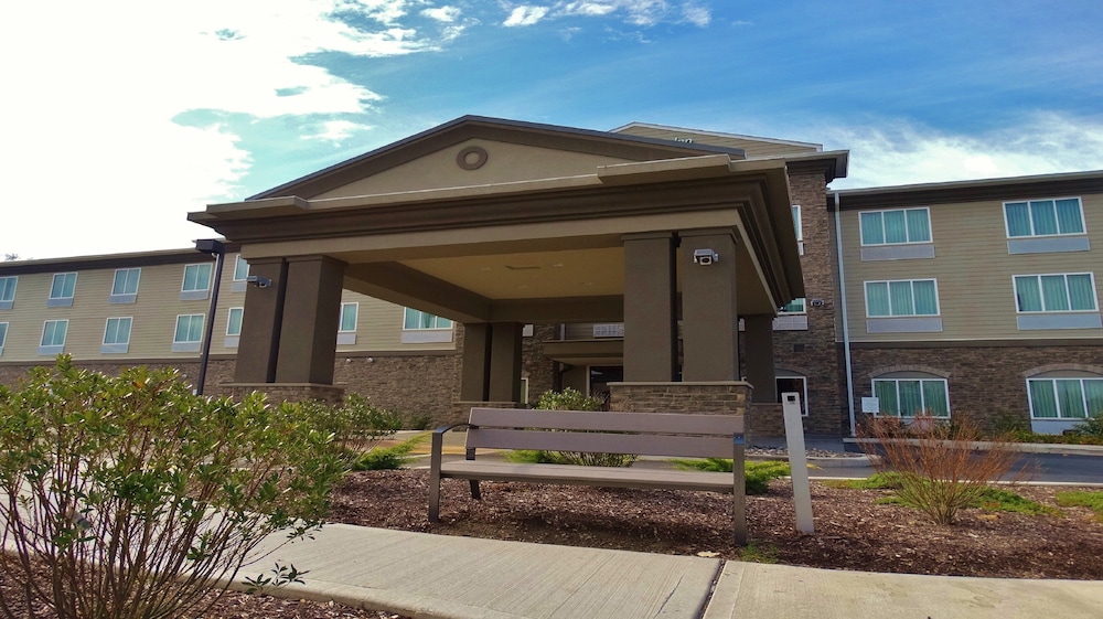 Holiday Inn Express And Suites Montgomery 2/76