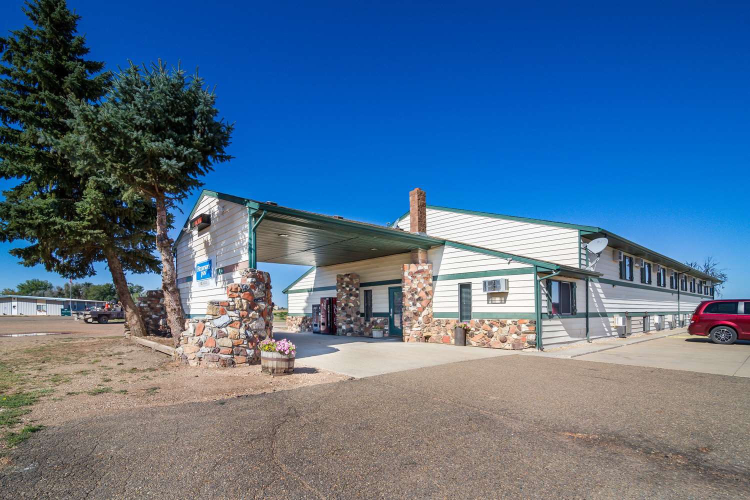 Rodeway Inn Gateway to Medora T-Roosevelt & Makoshika State Park 23/26