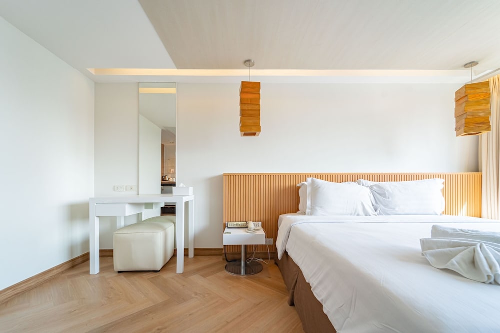 BUSINESS, DOUBLE BED