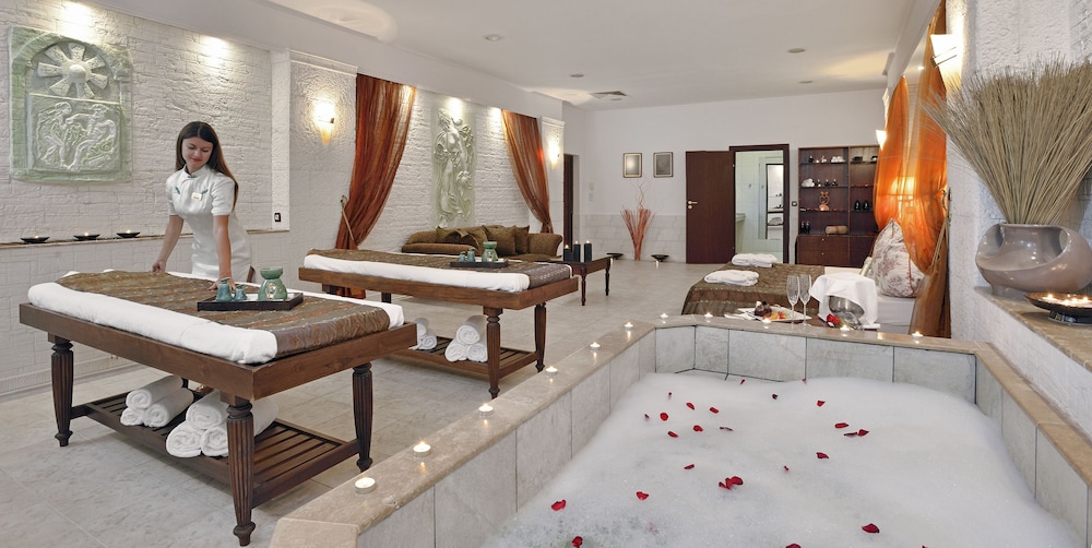 Melia Grand Hermitage 33/81
