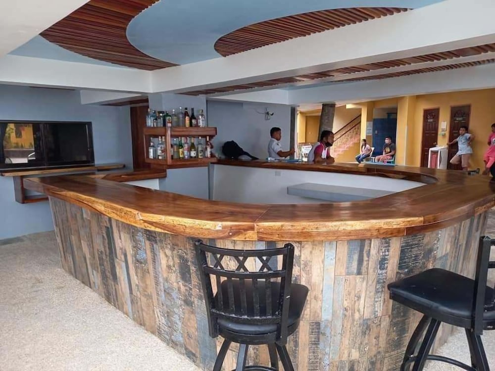 Lost Horizon Beach Dive Resort 10/64