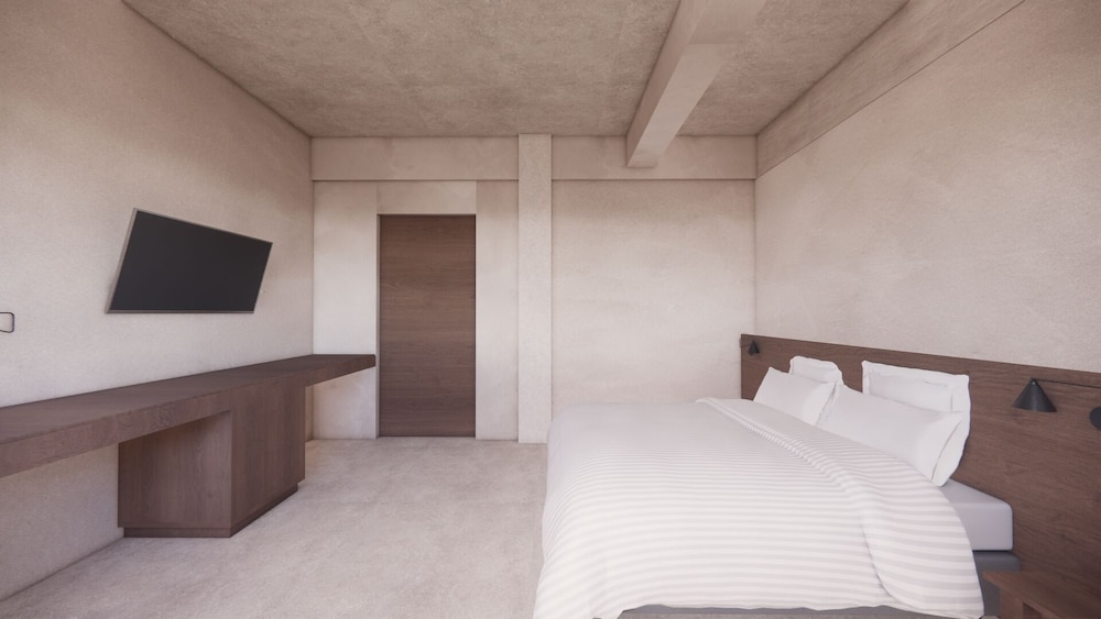 DELUXE, DOUBLE BED, CITY VIEW, NO BALCONY